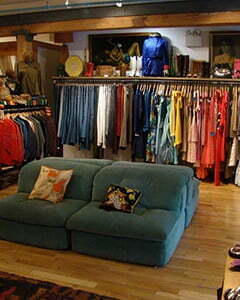 Best Vintage Clothes Stores Near Me- Shopping Guide In Toronto - Vintage-Retro