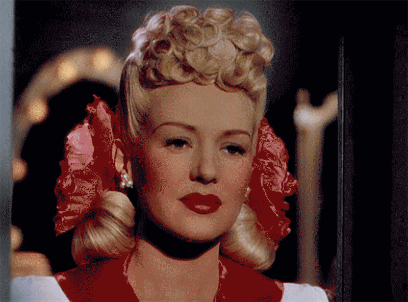 1950s Hairstyle: How to Style Like Pin-Up Girl 