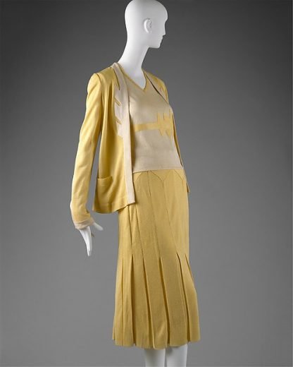 Style Your Vintage Look: Women’s Sweater Dress Inspired by 1920s ...