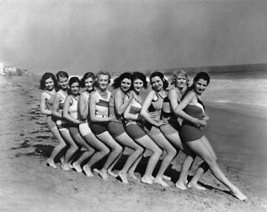 1920s-women-swimsuits-7