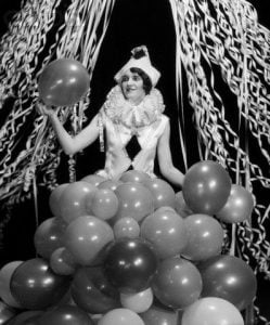 Vintage-Halloween-Costume-women-1920s-clowns