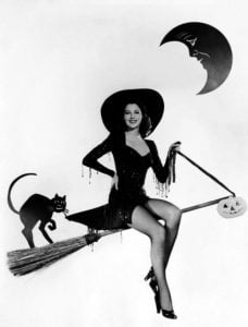Vintage-Halloween-Costume-women-1940s-Witches