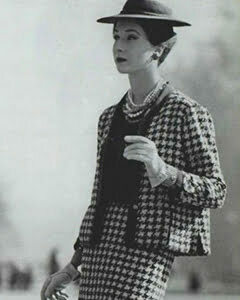 1950s Houndstooth Fashion: Outfit Ideas - Vintage-Retro
