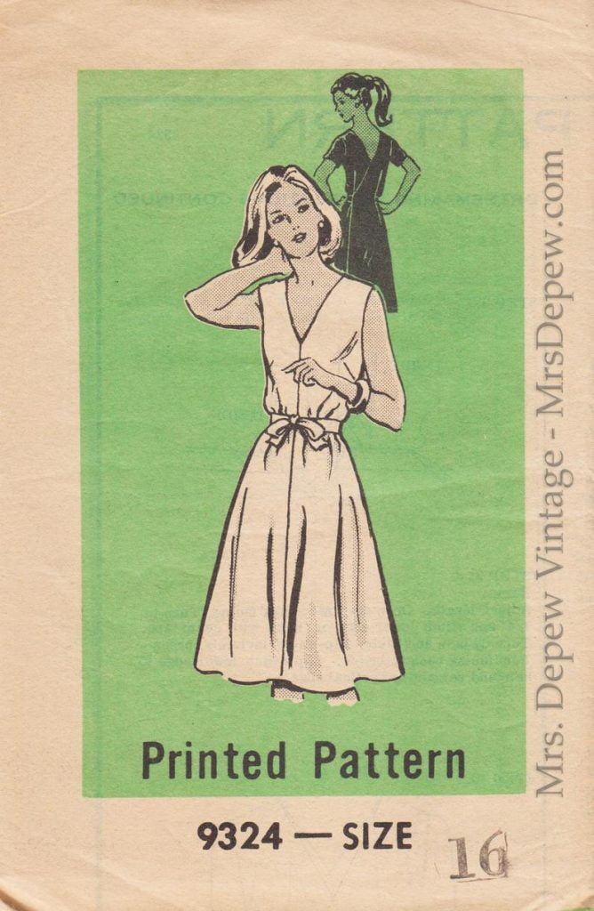 Vintage Sewing Pattern 1970s Dress Marian Martin 9324 38 image 0