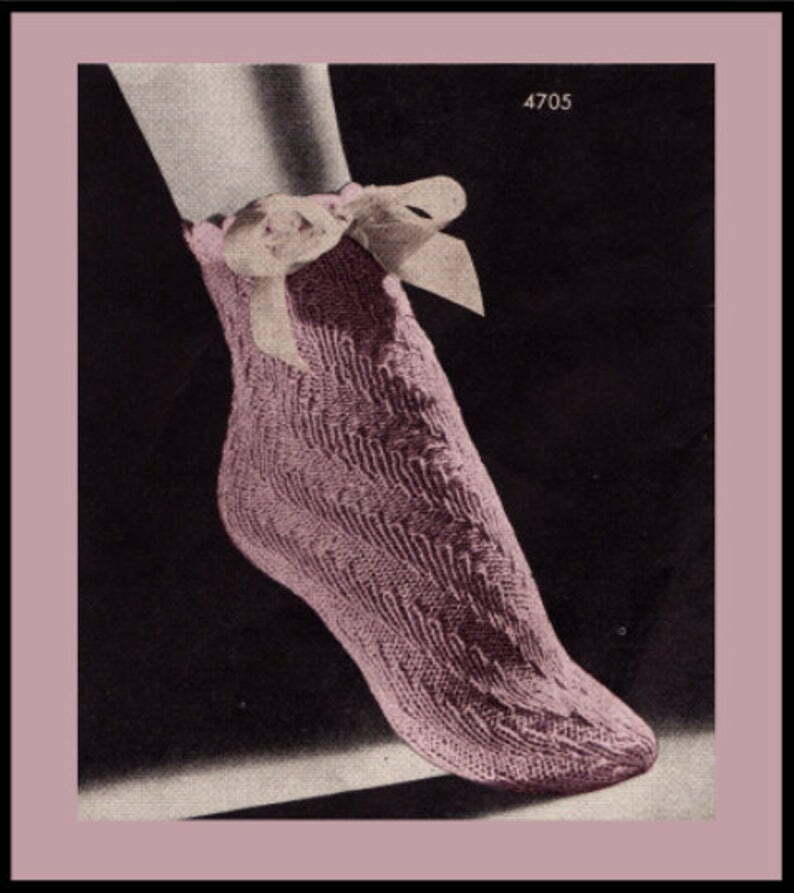 Vintage Crochet and Knitting Pattern for Dainty Spiral Socks image 0