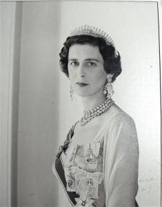 1930s-wedding-hairstyle-of-Marina-of-Greee