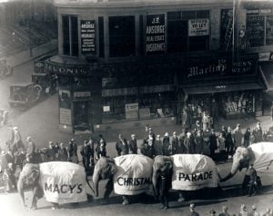 vintage-photography-the-First-Macy's-Thanksgiving-Day-Parade-in-1924-1