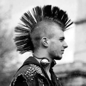 The-tall-Mohawk-hairstyle-in-the-80s-1