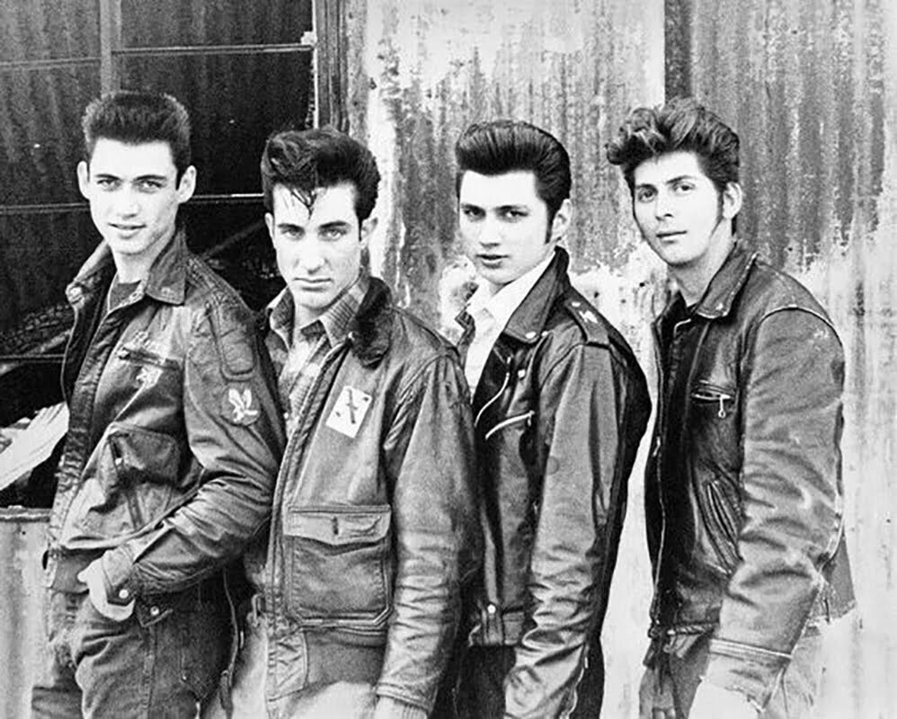 Greaser-haircut 1970s men hair