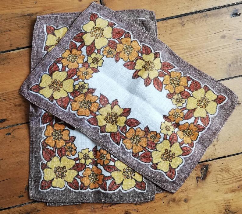 Vintage Floral 1970's set of four place dinner fabric mats image 0