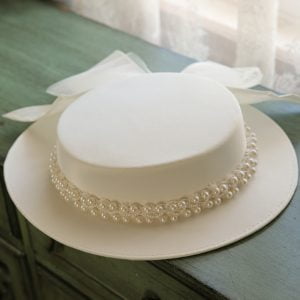 Elegant Pearl Flat Top Hat for Women Fashion All-match Flat Brim British Wedding Dress Hat