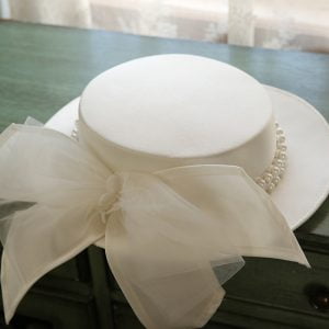 Elegant Pearl Flat Top Hat for Women Fashion All-match Flat Brim British Wedding Dress Hat