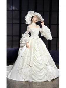 Victorian Style Elegant Wedding Dress