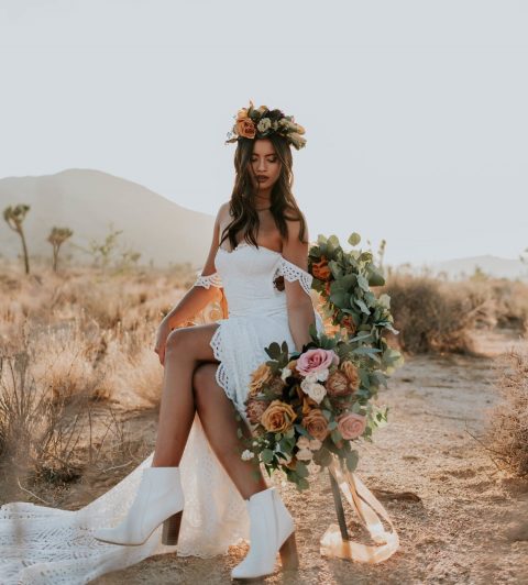 Wedding Style: A Wedding Dress with Combat Boots - Vintage-Retro